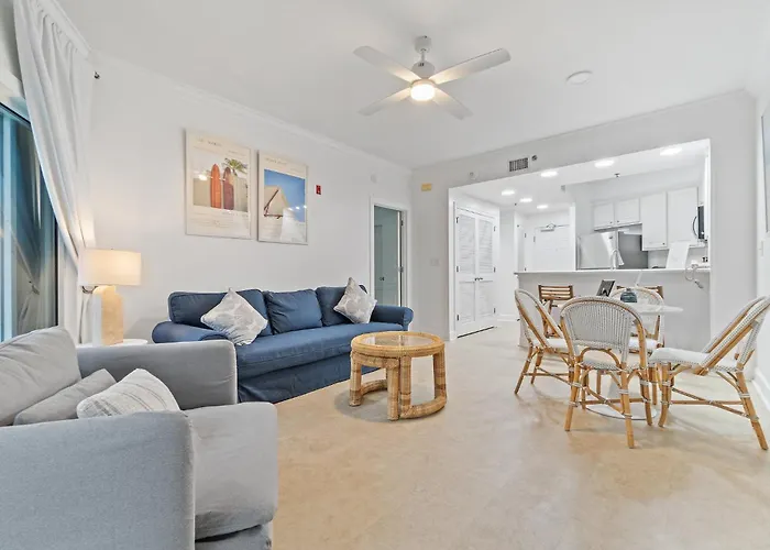 Apartment Palm C23 By Collection
