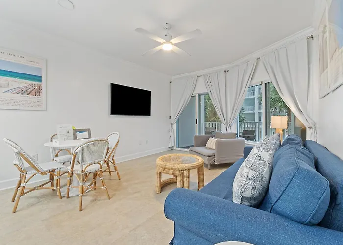 Apartment Palm C23 By Collection